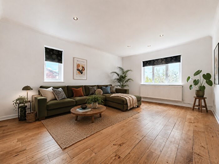 2 Bedroom Flat For Sale In Rowlands Close, Mill Hill, Barnet, London, NW7