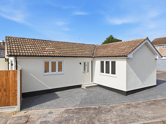 2 Bedroom Detached Bungalow For Sale In Pitcairn Close, Romford, RM7