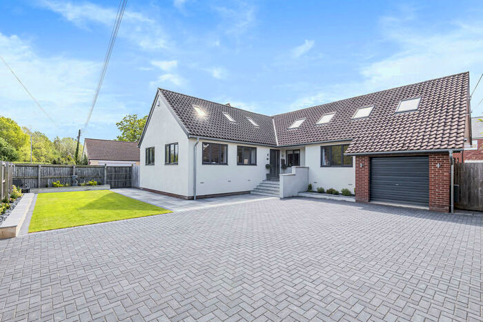 5 Bedroom Detached Bungalow To Rent In Somerton Road, Street, BA16