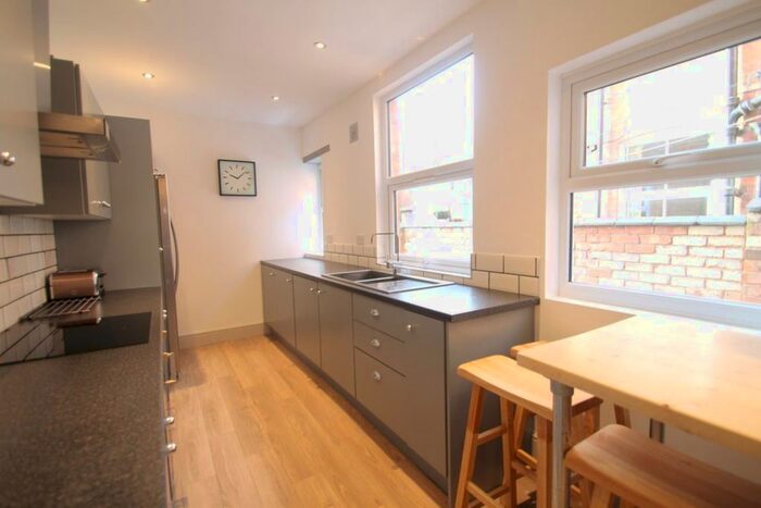 2 Bedroom Property To Rent In Thurlow Road, Leicester, LE2
