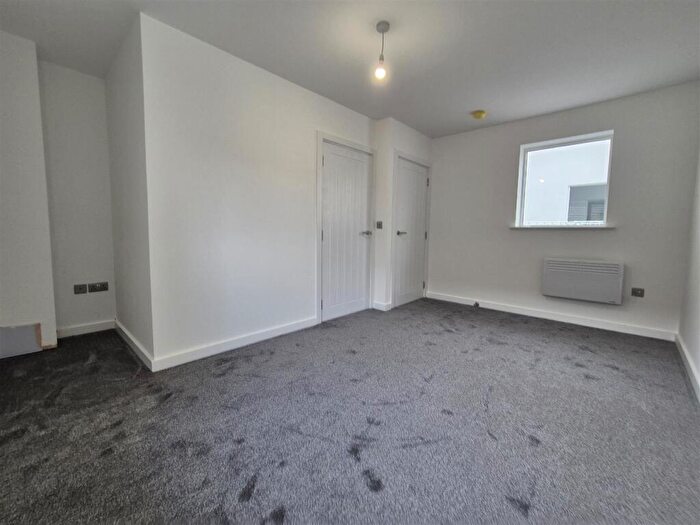 2 Bedroom Apartment To Rent In Stamford Street, Ashton-Under-Lyne, OL6