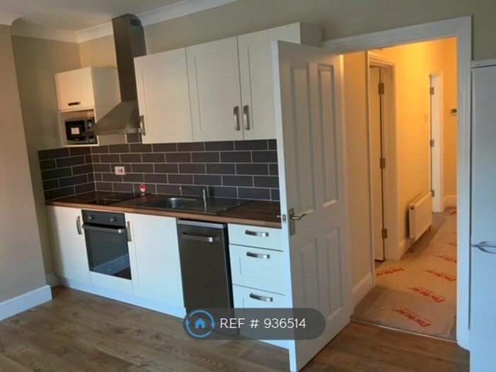 2 Bedroom Flat To Rent In Church Street, Wolverton, Milton Keynes, MK12