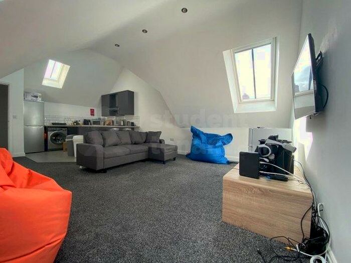 2 Bedroom Flat To Rent In Burleigh Road, LE11