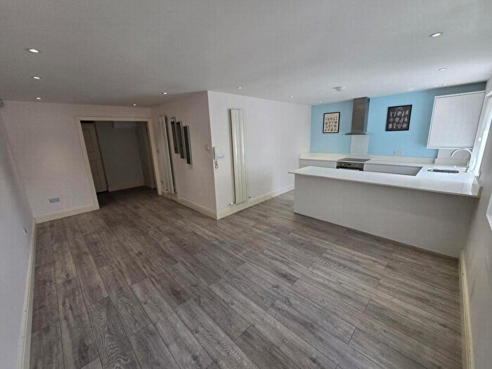 1 Bedroom Flat To Rent In Haven Lodge, Hayes Crescent, Temple Fortune, NW11