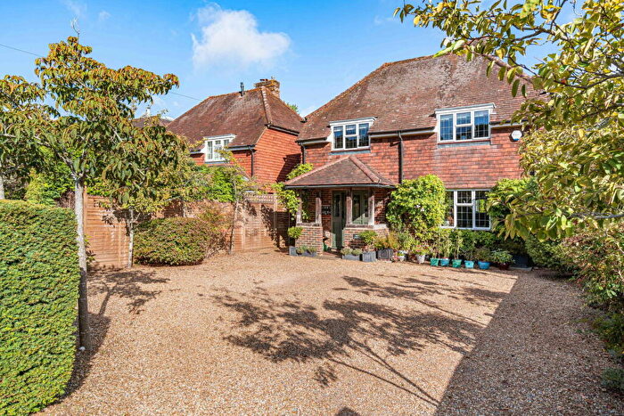 4 Bedroom Detached House For Sale In Stonards Brow, Shamley Green, Guildford, GU5