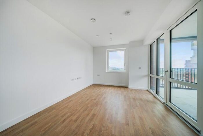 2 Bedroom Apartment To Rent In St Pauls Road Barking, IG11