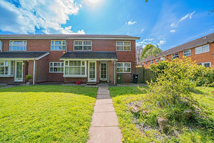 2 Bedroom Maisonette For Sale In St. Lawrence Close, Knowle, B93