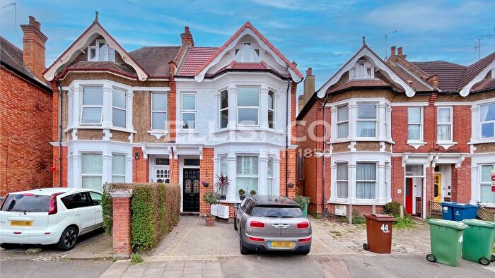 4 Bedroom Maisonette To Rent In Welldon Crescent, Harrow, Middlesex, HA1