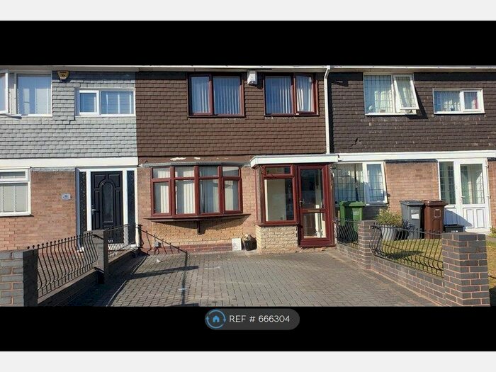 3 Bedroom Semi-Detached House To Rent In Aspen Drive, Marston Green, Birmingham, B37