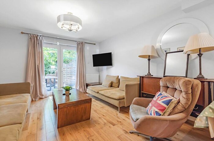 4 Bedroom Terraced House To Rent In Hampton Street, London, SE17