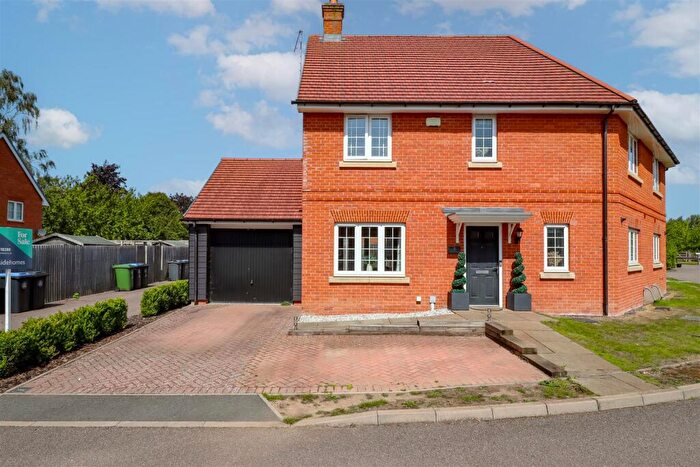 3 Bedroom Semi-Detached House For Sale In Marlow Green, Bishops Itchington, Southam, CV47