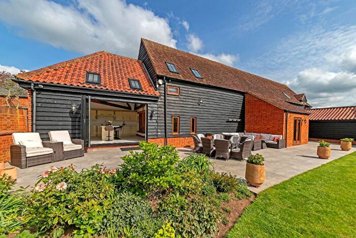 7 Bedroom Barn Conversion For Sale In The Old Dairy, Beadlow, Shefford, SG17
