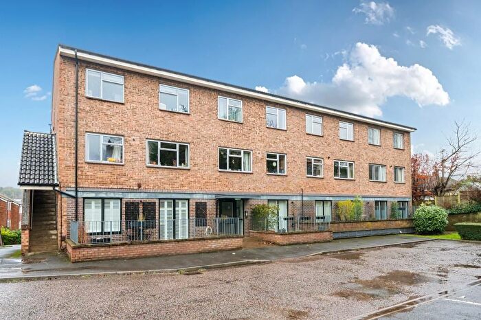 1 Bedroom Flat For Sale In Chesham, Buckinghamshire, HP5