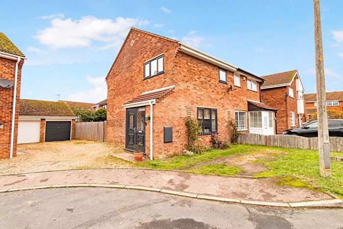 2 Bedroom Semi Detached House For Sale In Pingles Road, North Wootton, King's Lynn, Norfolk, PE30
