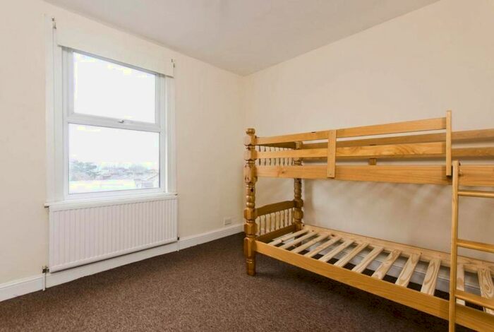 1 Bedroom Flat To Rent In High Road, London, N12
