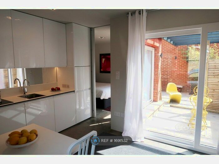 1 Bedroom Flat To Rent In Latchmere Road, London, SW11
