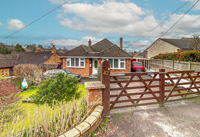 3 Bedroom Bungalow For Sale In Windmill Lane, Widmer End, High Wycombe, Buckinghamshire, HP15