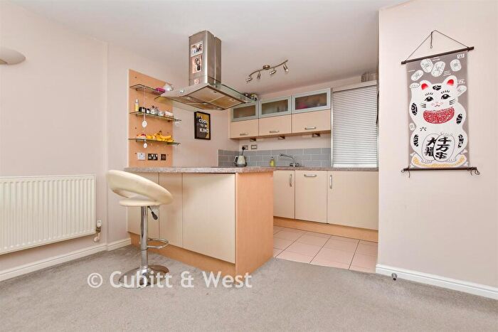 1 Bedroom Apartment For Sale In Throwley Way, Sutton, Surrey, SM1