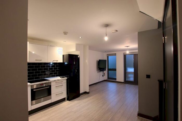 3 Bedroom Flat To Rent In Charcot Road, London NW9