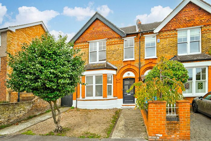 2 Bedroom Flat For Sale In Spratt Hall Road, Wanstead, E11