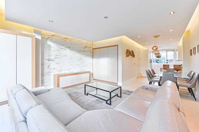 4 Bedroom Property To Rent In Page Mews, Battersea, London, SW11