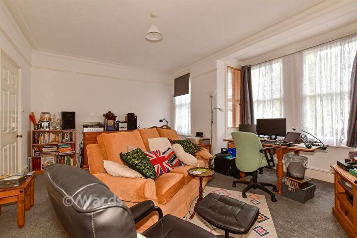 1 Bedroom Maisonette For Sale In Queens Gardens, Herne Bay, Kent, CT6