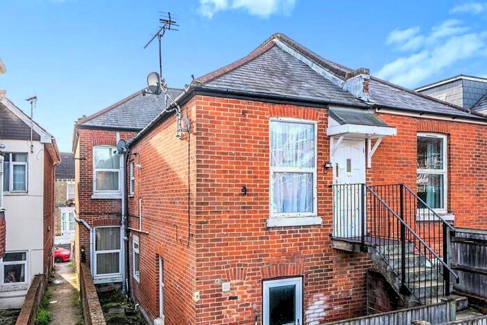 1 Bedroom Flat To Rent In Ordnance Road, Southampton, Hampshire, SO15