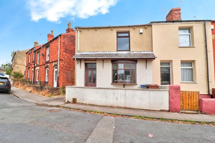 2 Bedroom End Of Terrace House For Sale In St Helens Street, Hoyland, Barnsley, S74