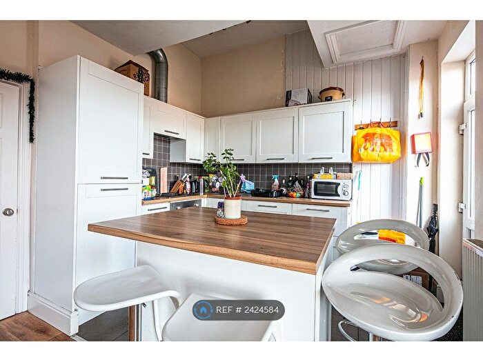 4 Bedroom Maisonette To Rent In Cemetery Road, Sheffield, S11