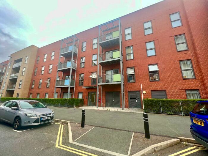 2 Bedroom Apartment To Rent In Pennant House, Cross Street, PO1