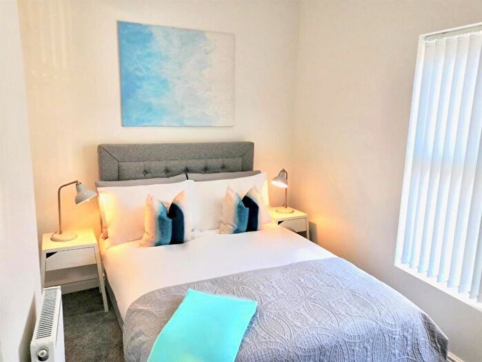 6 Bedroom End Of Terrace House For Sale In Piddock Road, Smethwick, B66