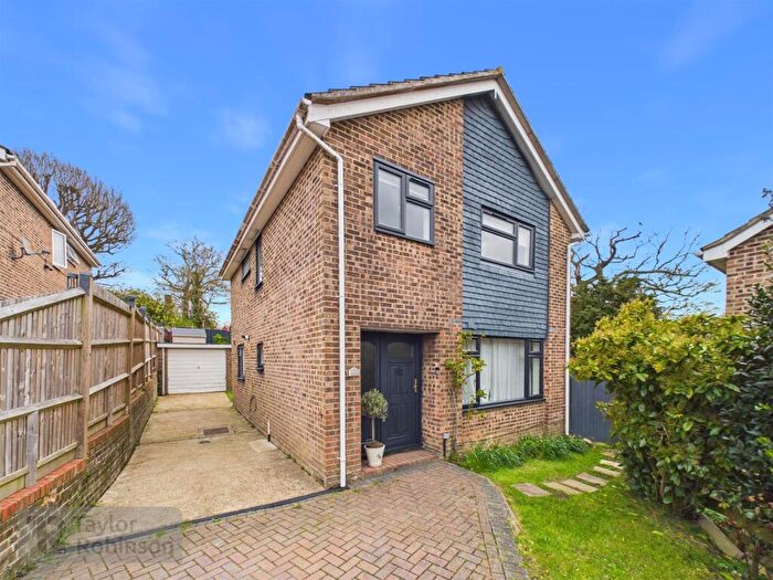 4 Bedroom Detached House For Sale In Rosedale Close, Gossops Green, Crawley, RH11