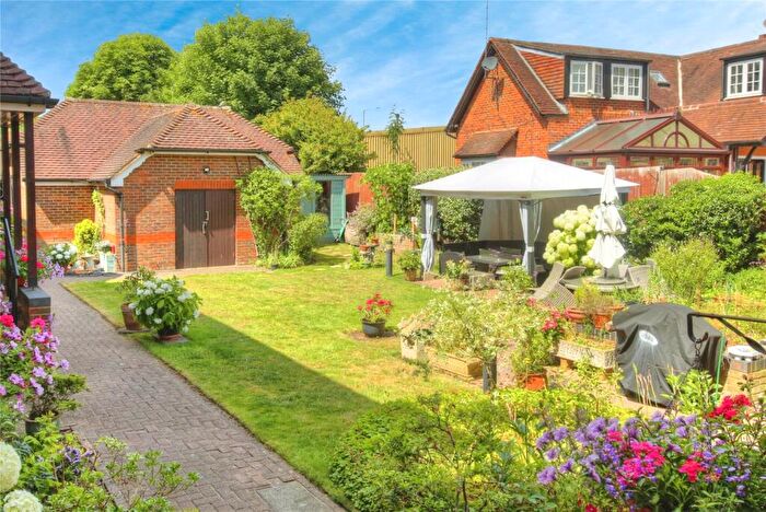 2 Bedroom Flat For Sale In Windsor Road, Old Windsor, Windsor, Berkshire, SL4