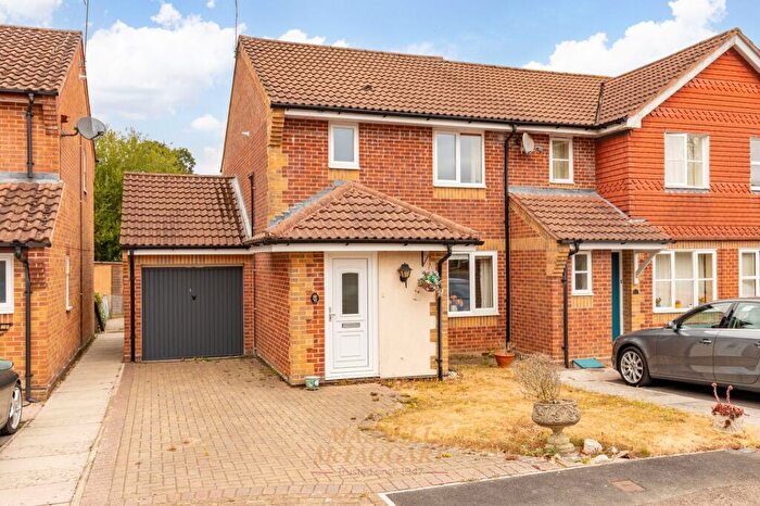 3 Bedroom End Of Terrace House For Sale In Graveney Road, Maidenbower, RH10