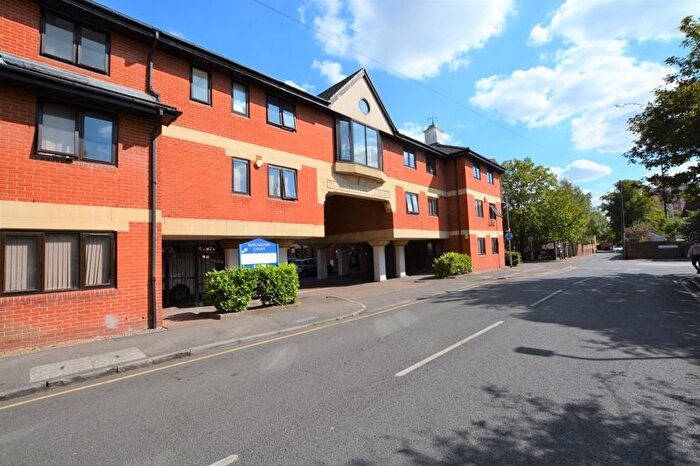 2 Bedroom Flat To Rent In Burlington Road, Slough, SL1