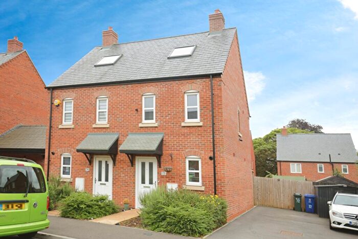 3 Bedroom Semi-Detached House For Sale In Nickling Road, Banbury, Oxfordshire, OX16