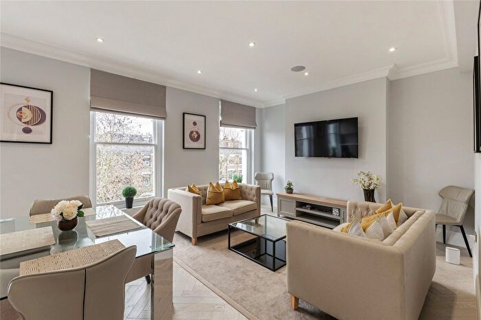 3 Bedroom Flat To Rent In Hammersmith Grove, London, W6