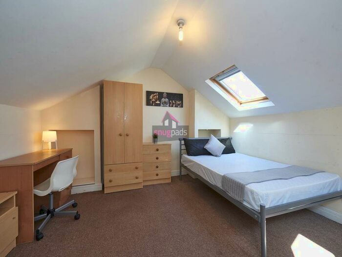 6 Bedroom House To Rent In Great Western Street, Manchester, M14