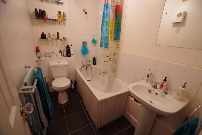 1 Bedroom Flat To Rent In Alexandra Court, Keele Close, Watford, WD24