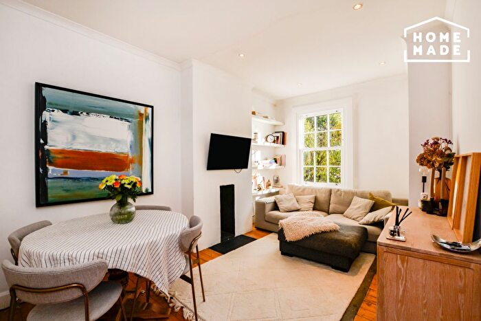 2 Bedroom Flat To Rent In Burns Road, Battersea, SW11