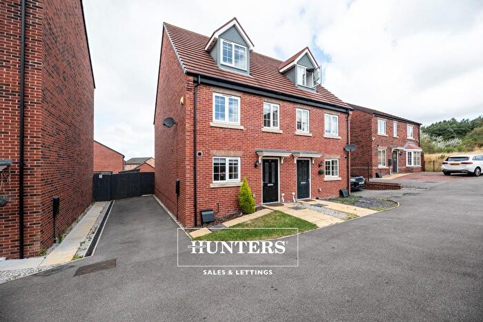 3 Bedroom Semi-Detached House To Rent In Craig Hopson Avenue, Castleford, WF10