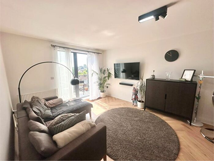 3 Bedroom Flat For Sale In Billroth Court, Mornington Close, Colindale, NW9