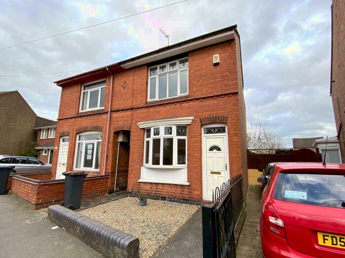 3 Bedroom Semi-Detached House To Rent In Crescent Road, Coalville, LE67