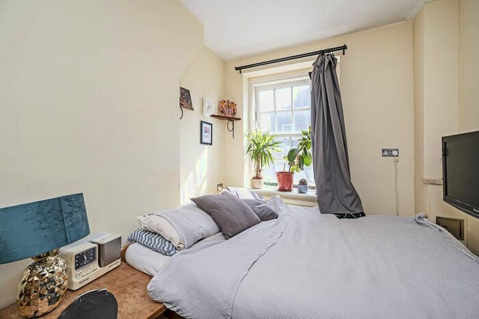 2 Bedroom Flat To Rent In Pritchards Road, Bethnal Green, London, E2