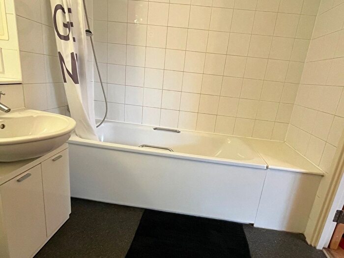 1 Bedroom Flat For Sale In Chatham Place, Reading, RG1