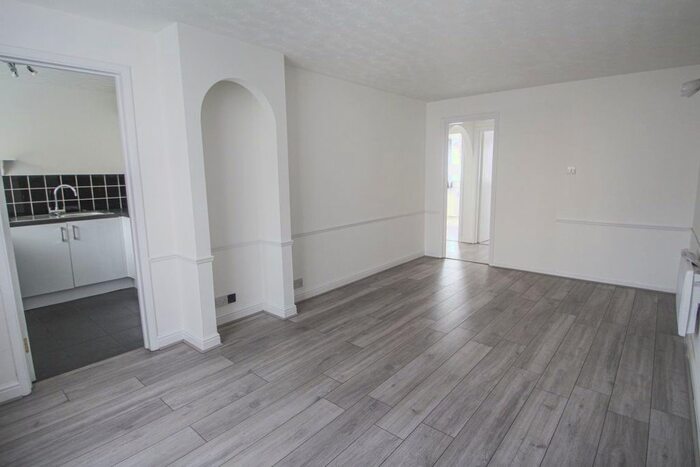 2 Bedroom Flat To Rent In Pedley Road, Chadwell Heath, Romford, RM8