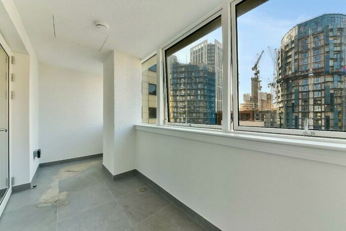 3 Bedroom Flat To Rent In North End Road, Wembley, Middlesex, HA9