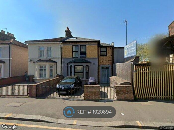 1 Bedroom Flat To Rent In High Road Leyton, London, E10