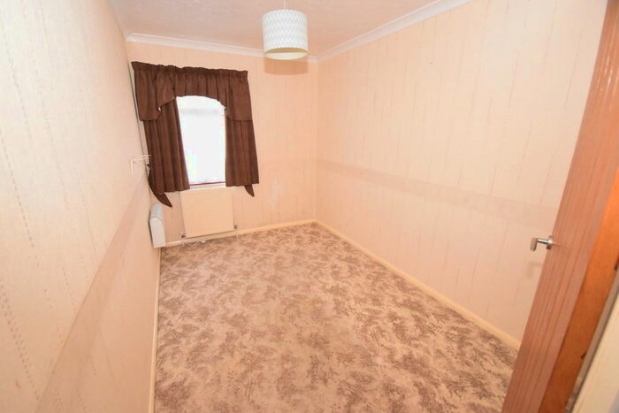 3 Bedroom Semi-Detached Bungalow For Sale In Somers Road, Prettygate, Colchester, CO3