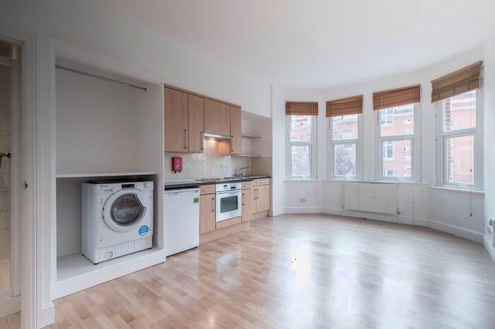 Studio To Rent In Dennington Park Road, London, NW6